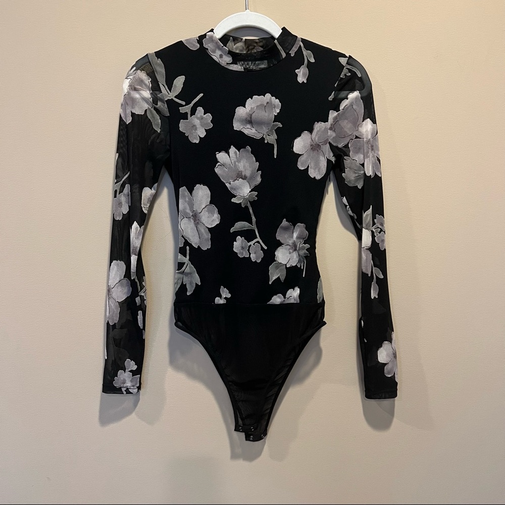 Honey Punch Floral Bodysuit ~ Size Small